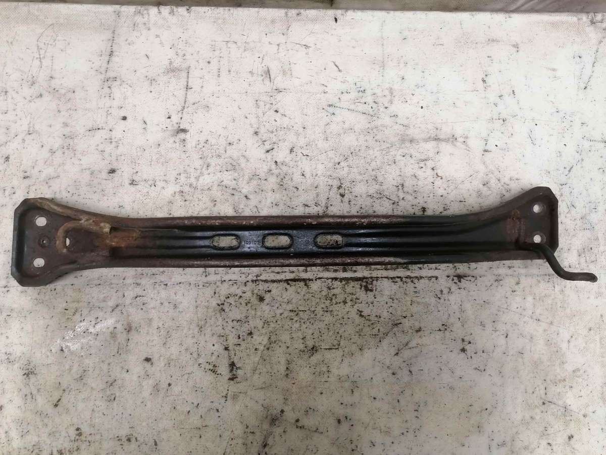 Балка под КПП к Honda Accord 1997