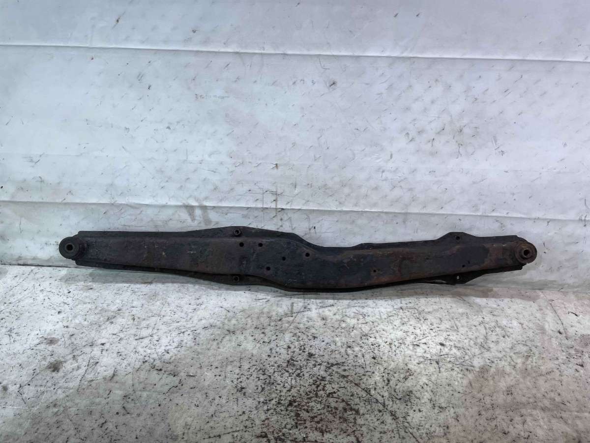 Балка под КПП к Mitsubishi Sigma 1994