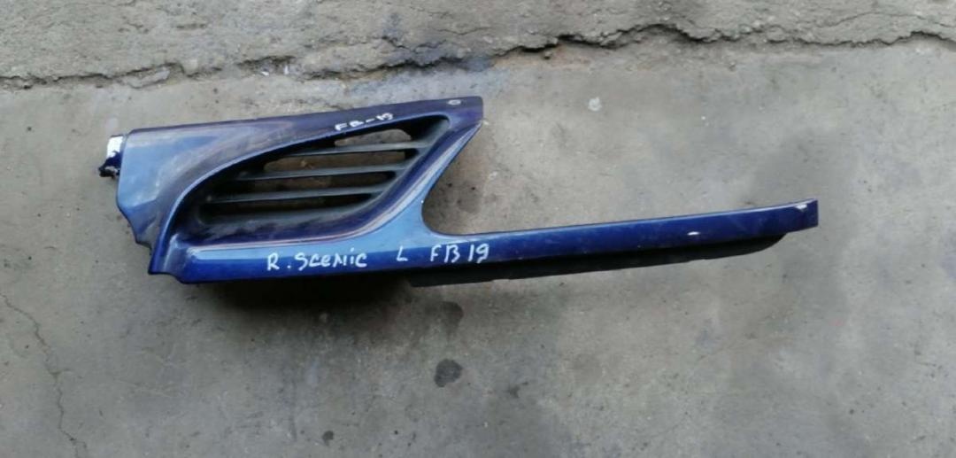 Решетка капота к Renault Scenic 1997