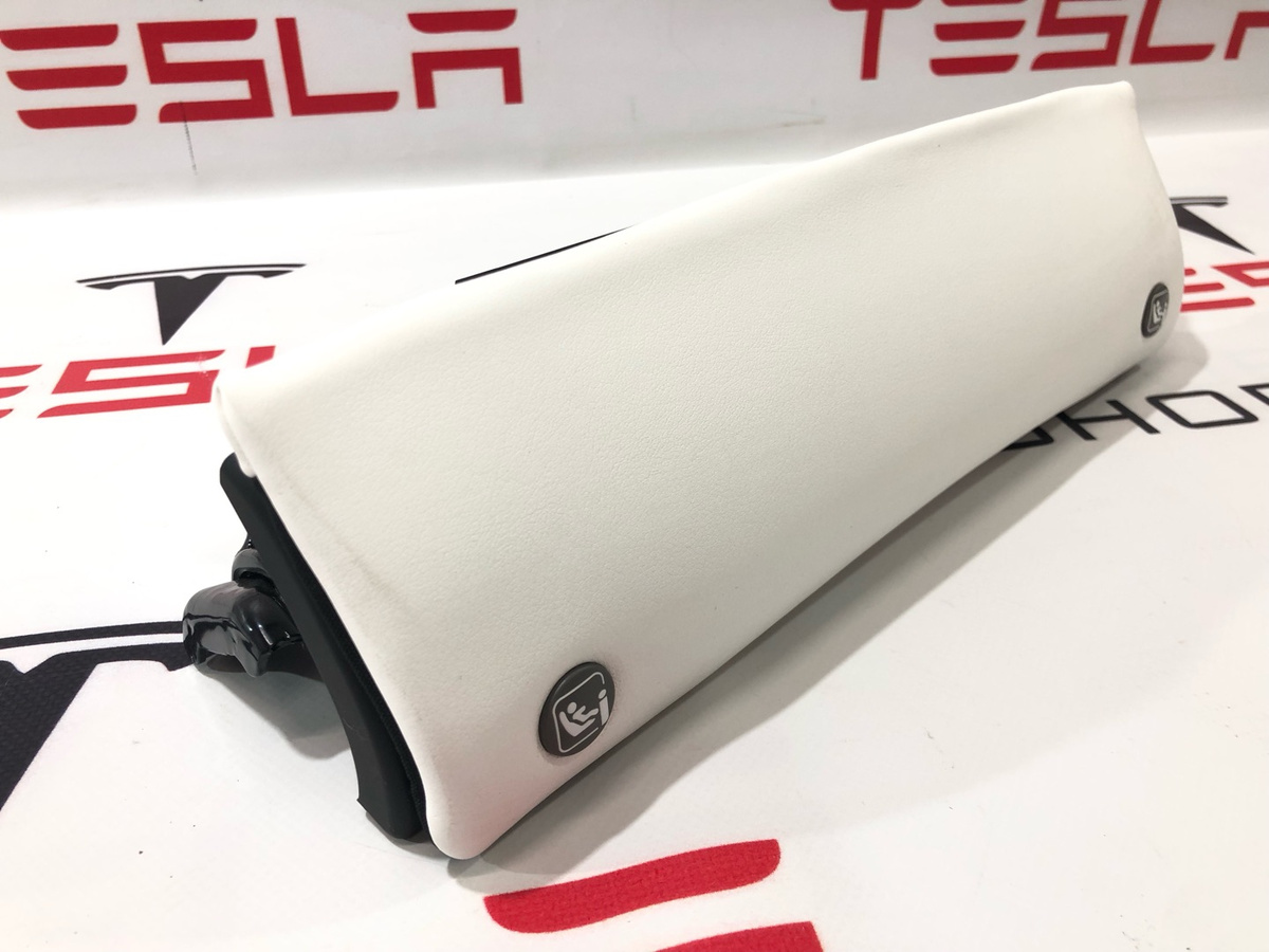 Крепление сиденья к Tesla Model S 2021