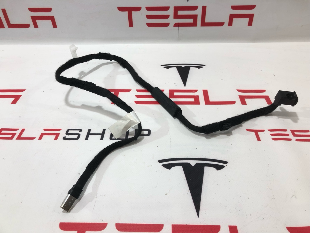 Провод USB к Tesla Model S 2021