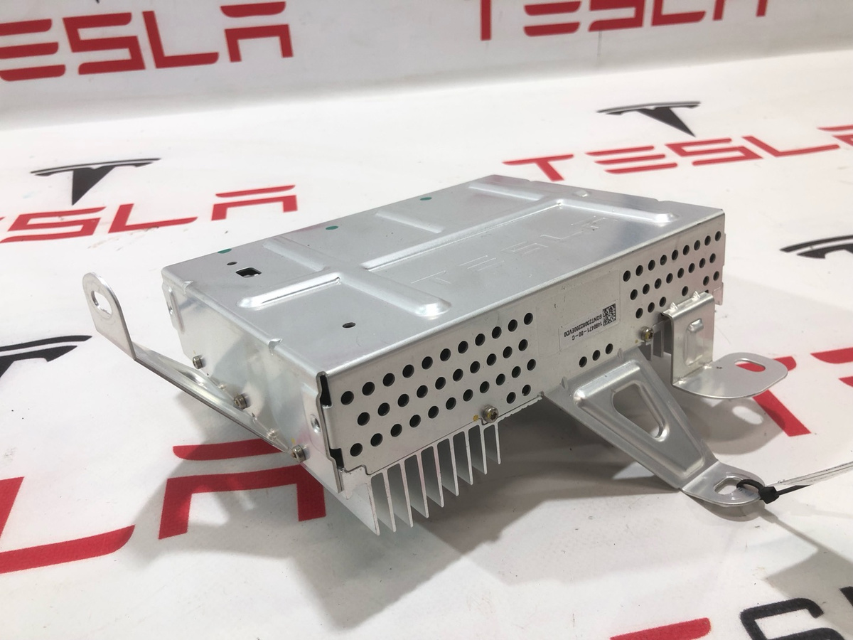 Усилитель музыкальный к Tesla Model S 2021