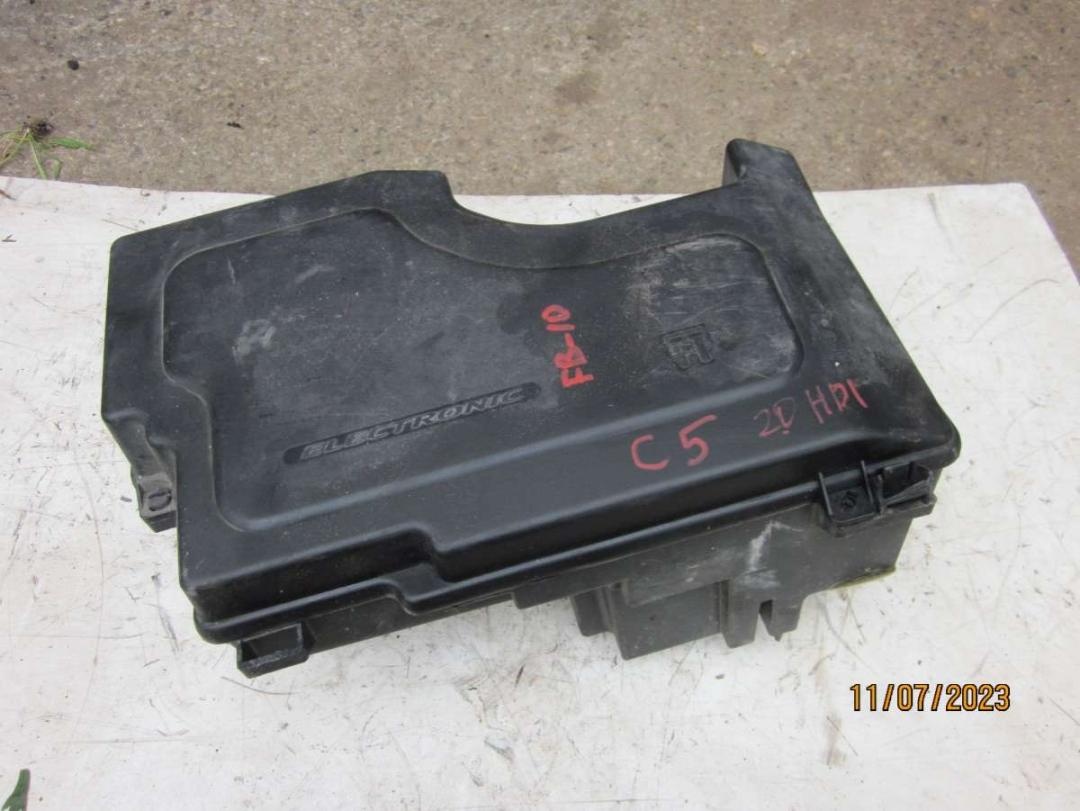 Короб предохранителей к Citroen C5 2002