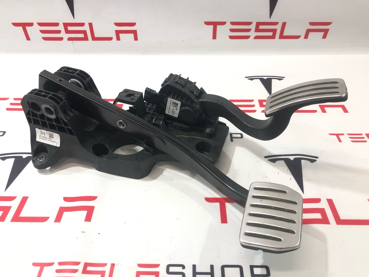 Педаль газа к Tesla Model S 2021