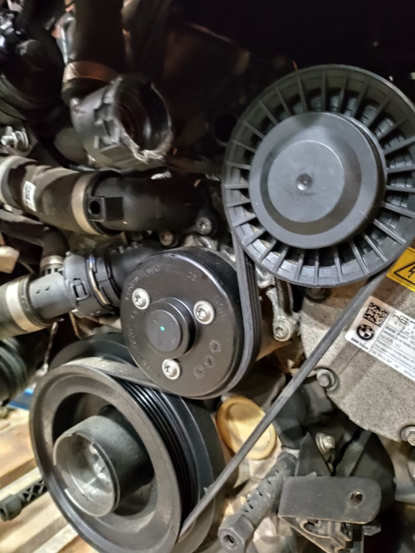 Помпа к BMW 3 series 2021