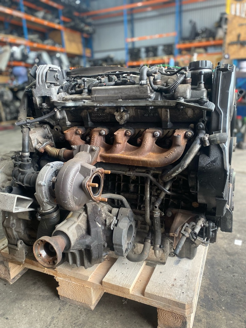 Двигатель к Volvo XC70 2005
