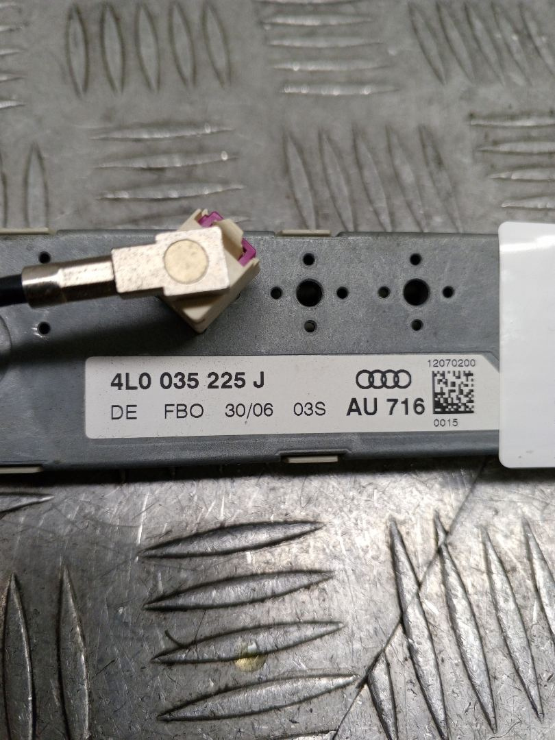 Антенна  к Audi Q7 2007