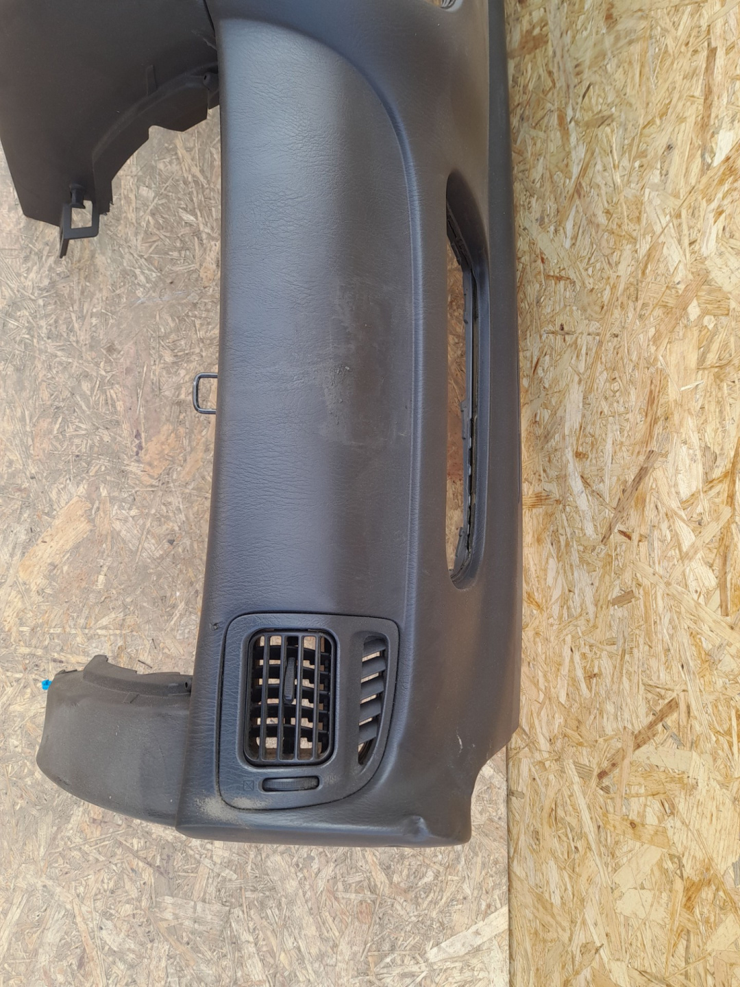 Панель передняя салона (торпедо) к Mazda 626 1998