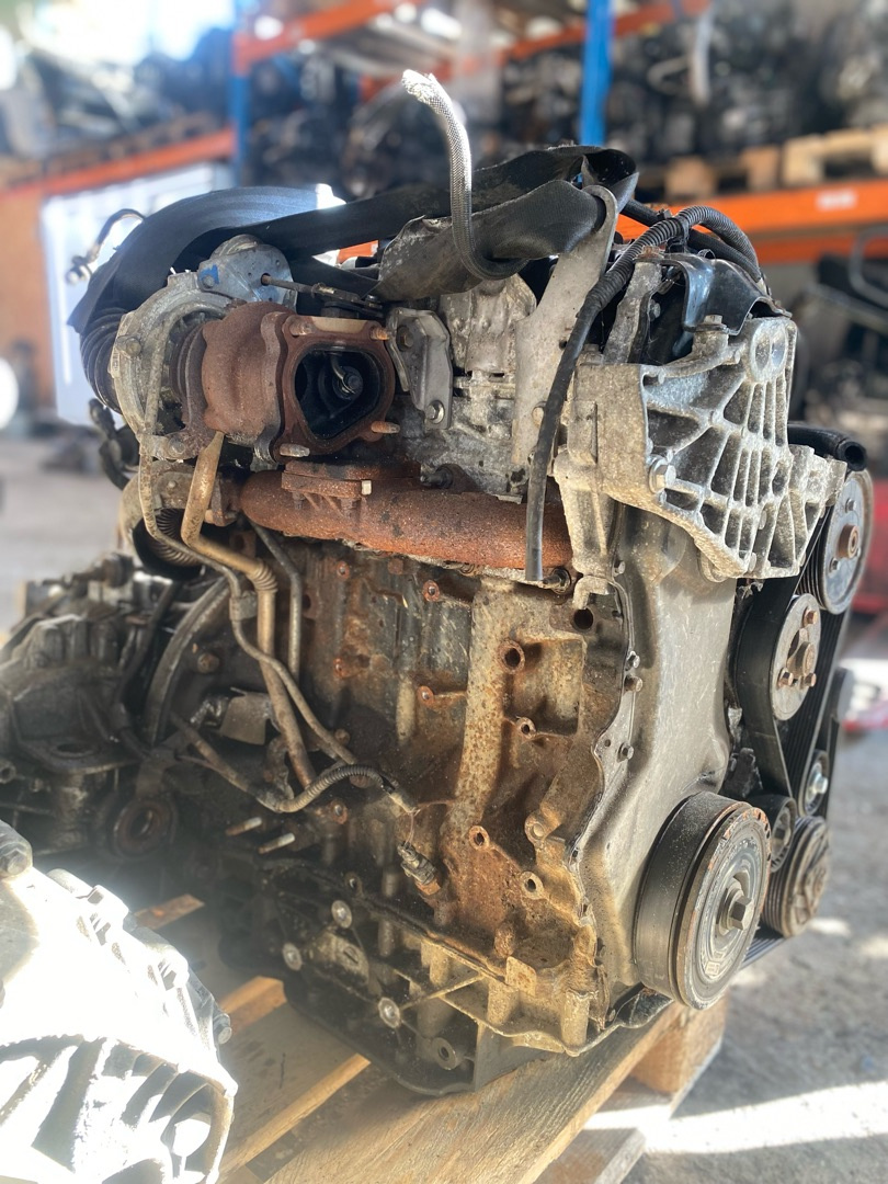 Двигатель к Renault Trafic 2010