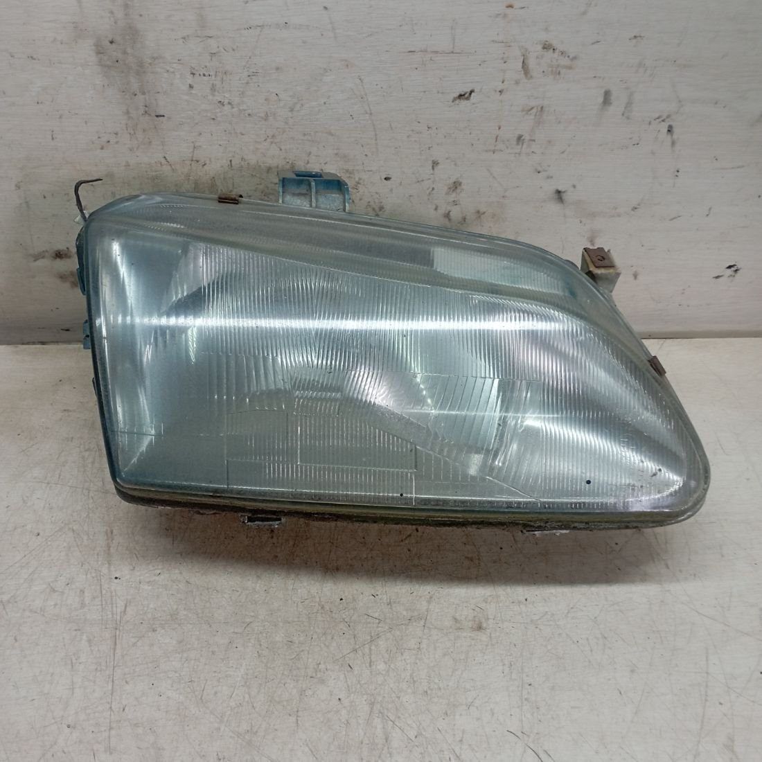Фара правая к Renault Scenic 1998