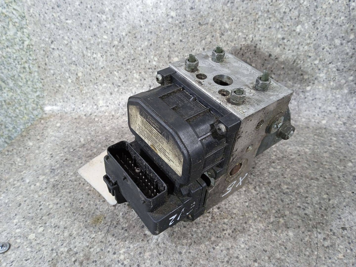 Блок ABS к Toyota Corolla Verso 2003