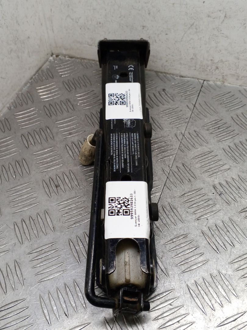 Домкрат к BMW  2003