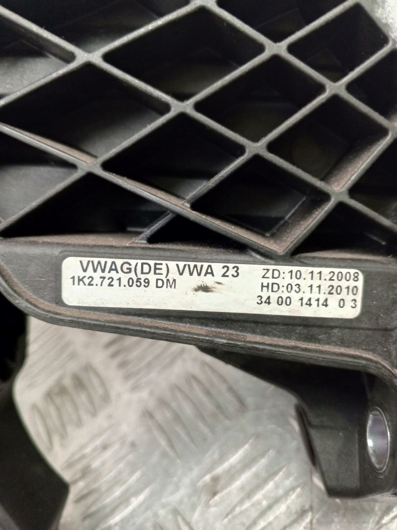 Педаль к Skoda Octavia 2011