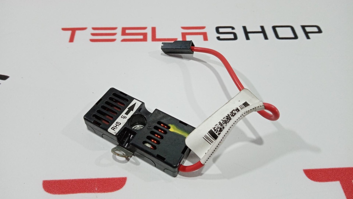 Антенна  к Tesla Model S 2015
