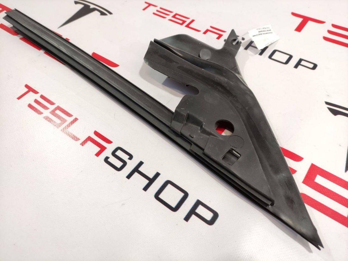 Уплотнитель к Tesla Model 3 2018