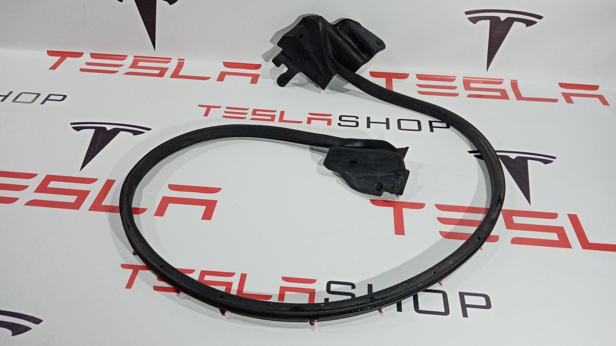 Уплотнитель к Tesla Model S 2014