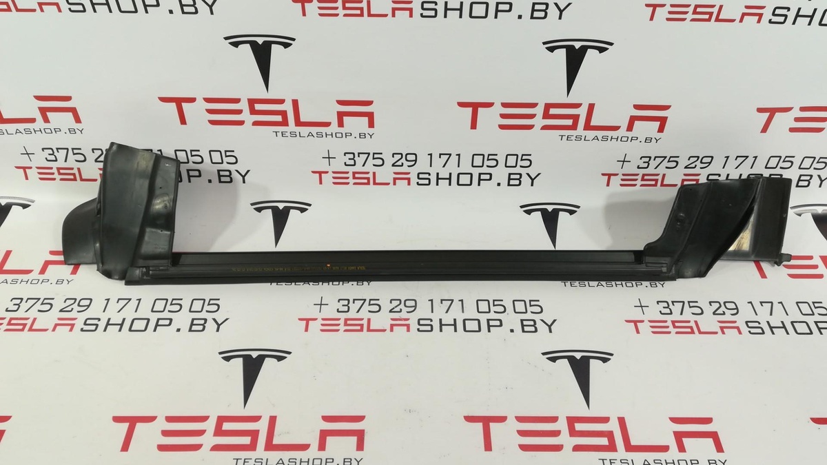 Уплотнитель к Tesla Model 3 2019