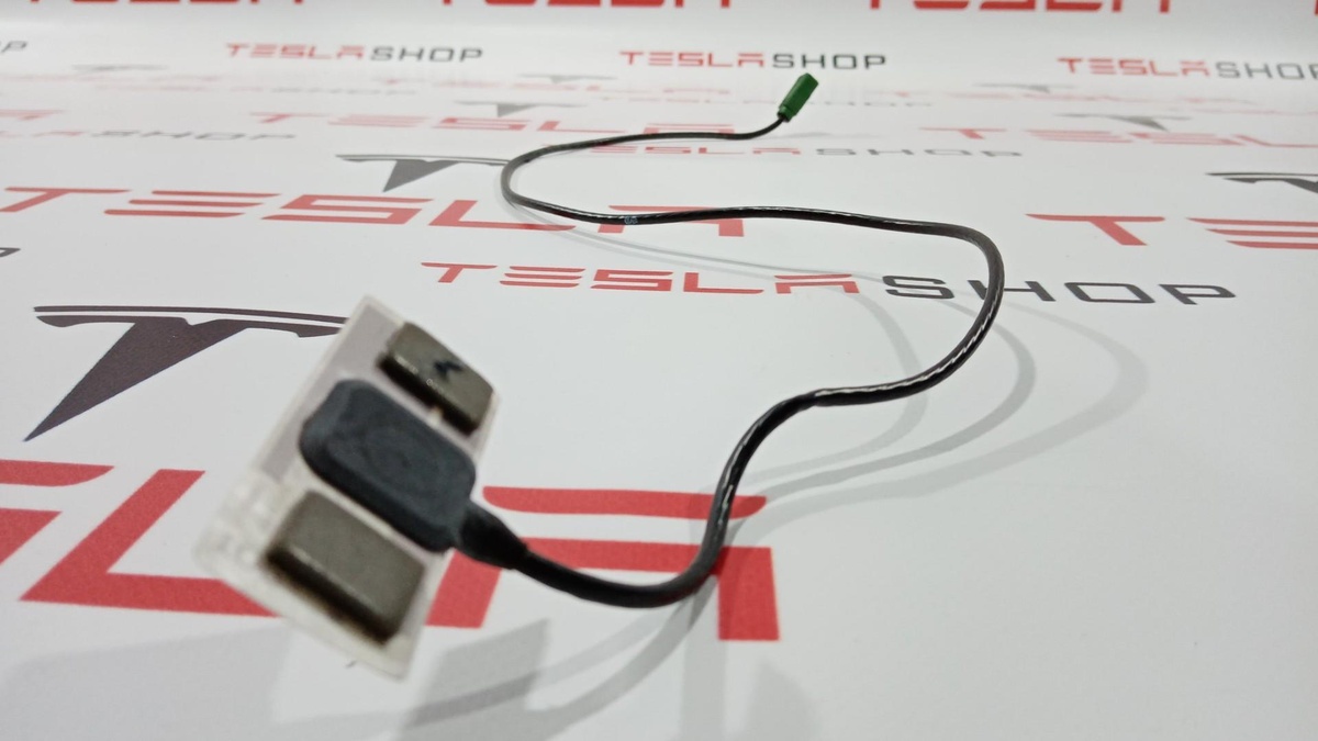 Антенна Bluetooth к Tesla Model S 2012