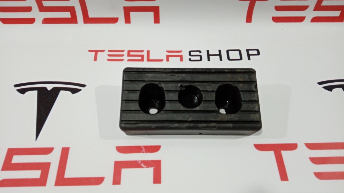 Опора под домкрат (поддомкратная подушка) к Tesla Model S 2015