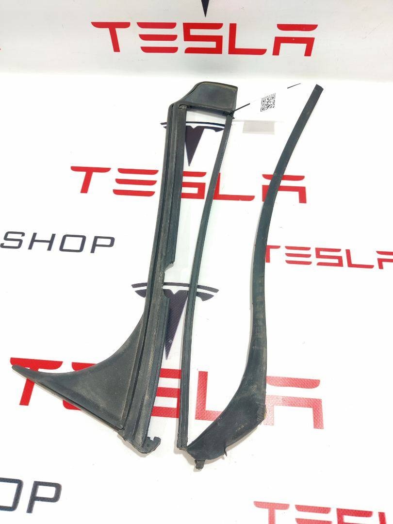 Уплотнитель к Tesla Model X 2019