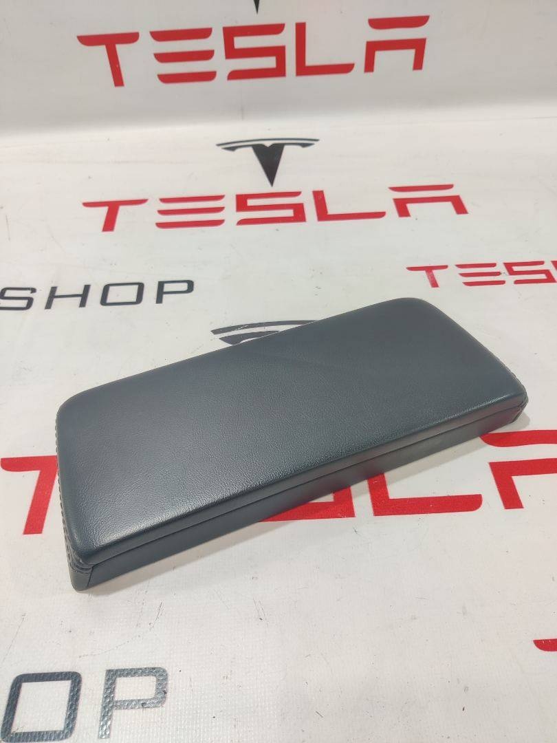 Подлокотник к Tesla Model S 2018