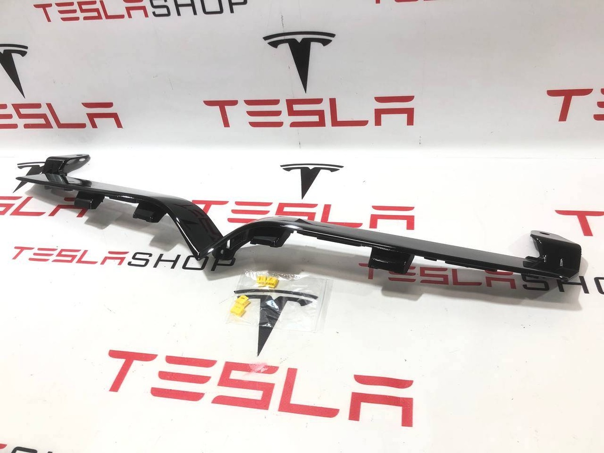 Молдинг бампера переднего к Tesla Model S 2022