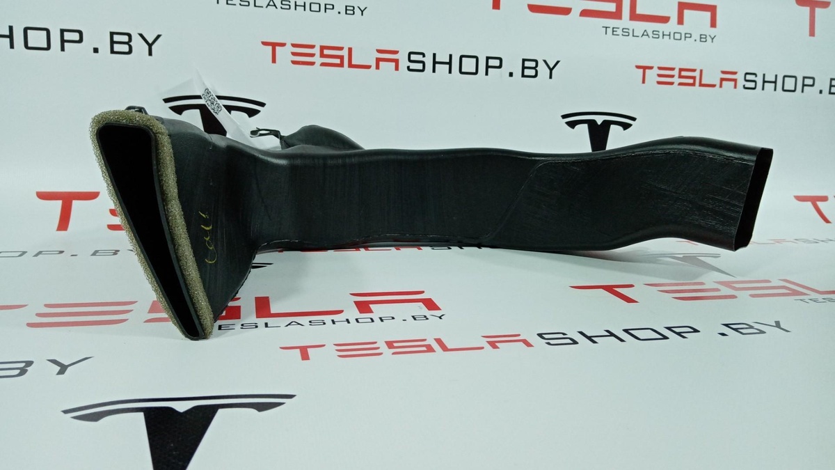 Воздуховод к Tesla Model X 2019