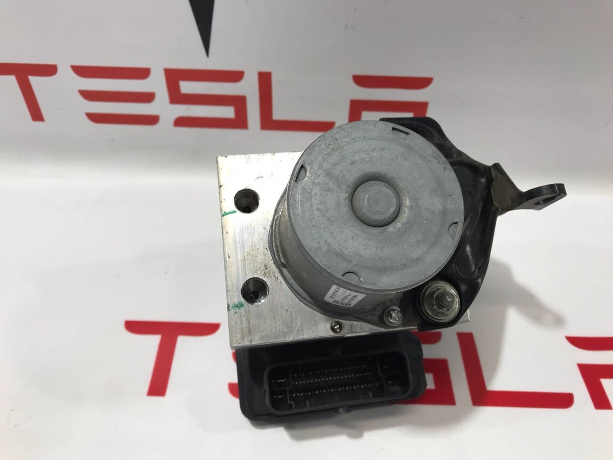 Блок ABS к Tesla Model 3 2020