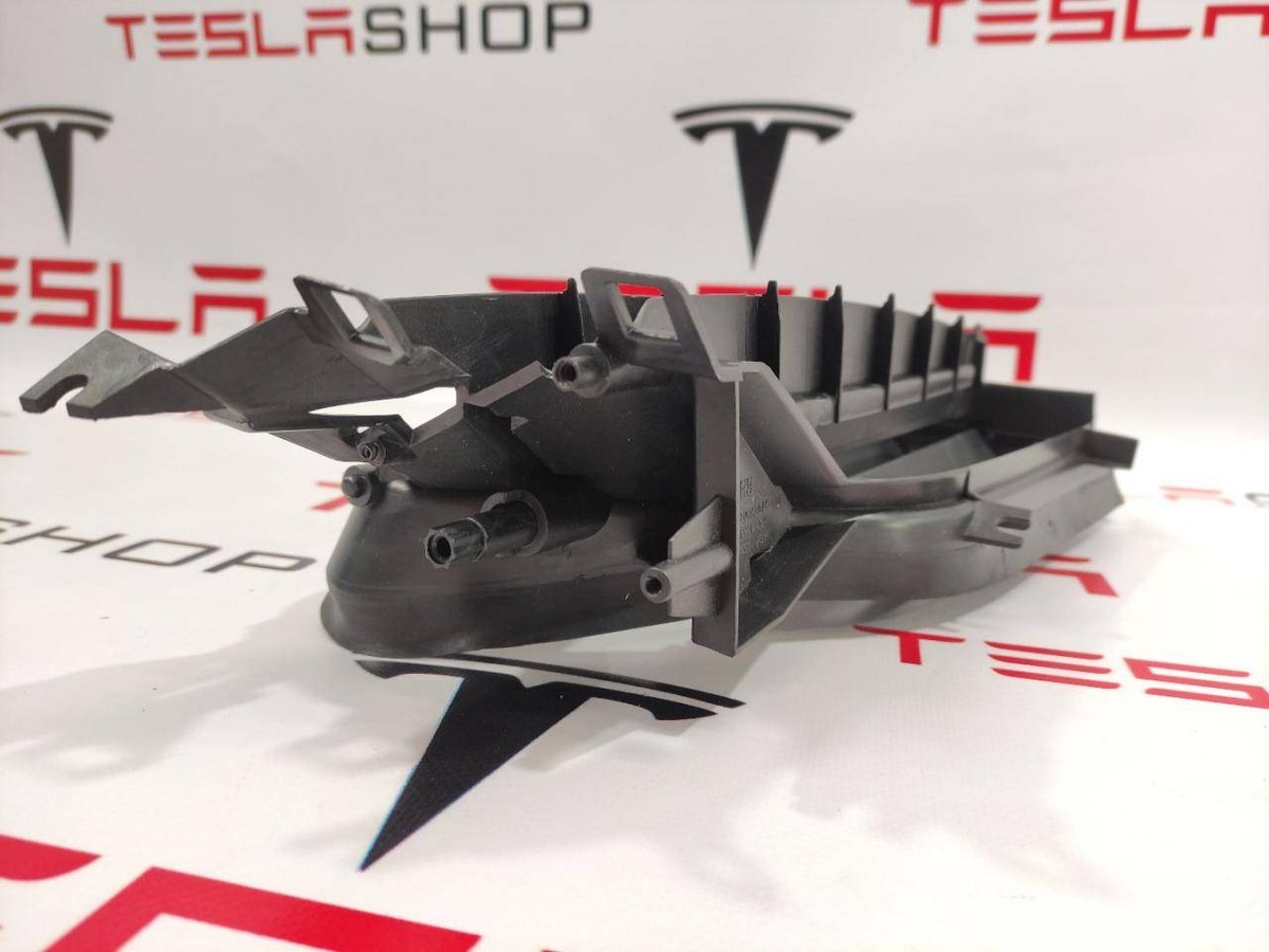 Моторчик жалюзи к Tesla Model S 2020