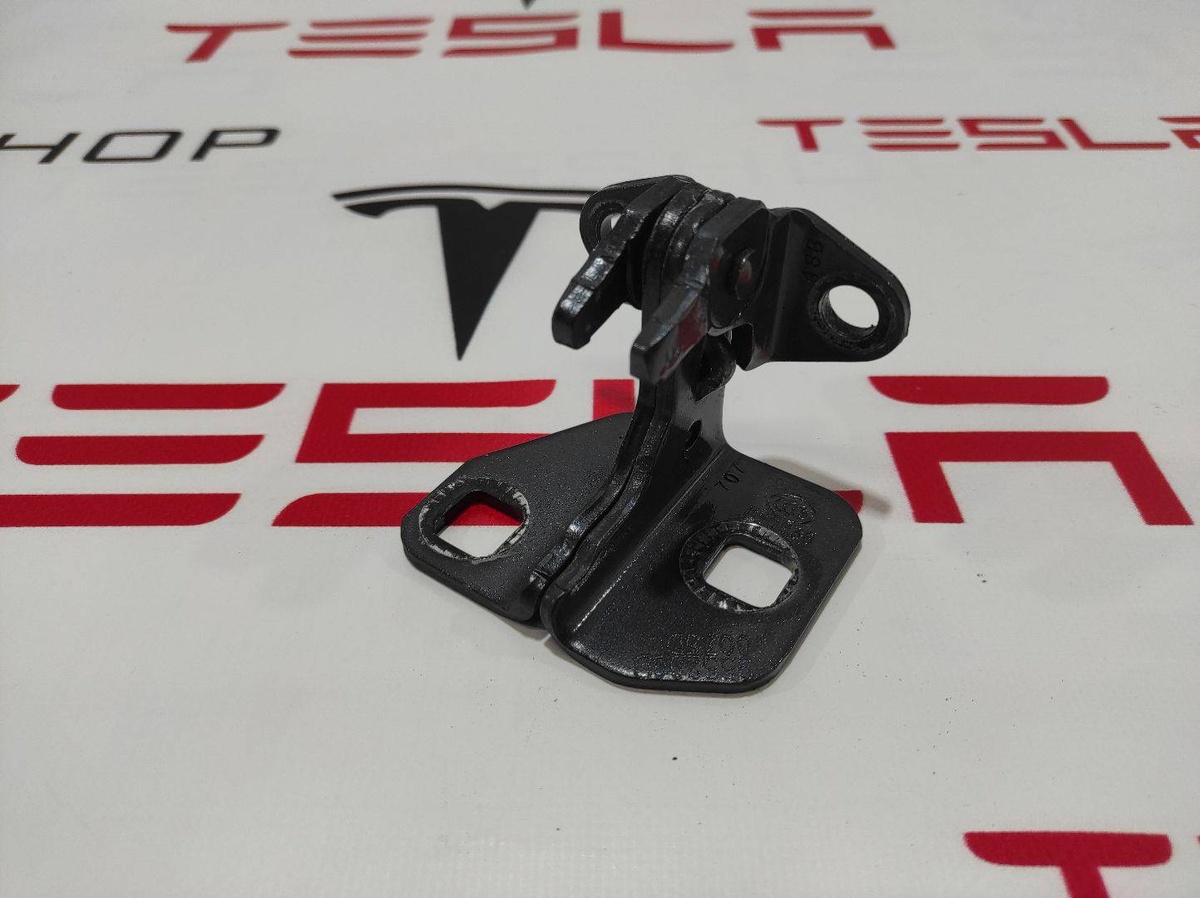 Петля двери к Tesla Model S 2015