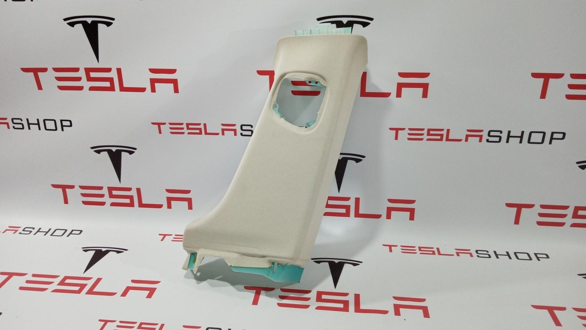 Обшивка стойки к Tesla Model S 2014