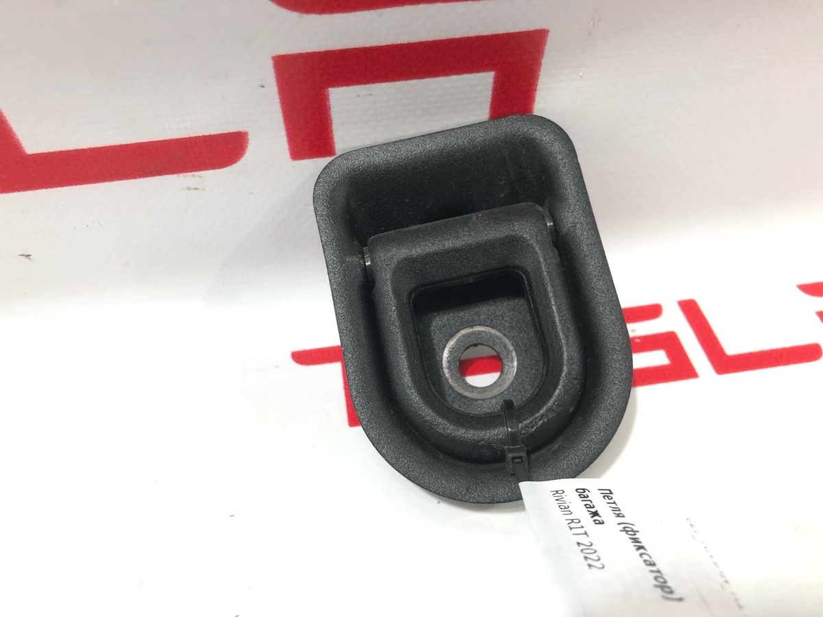 Петля двери к Rivian R1T 2022