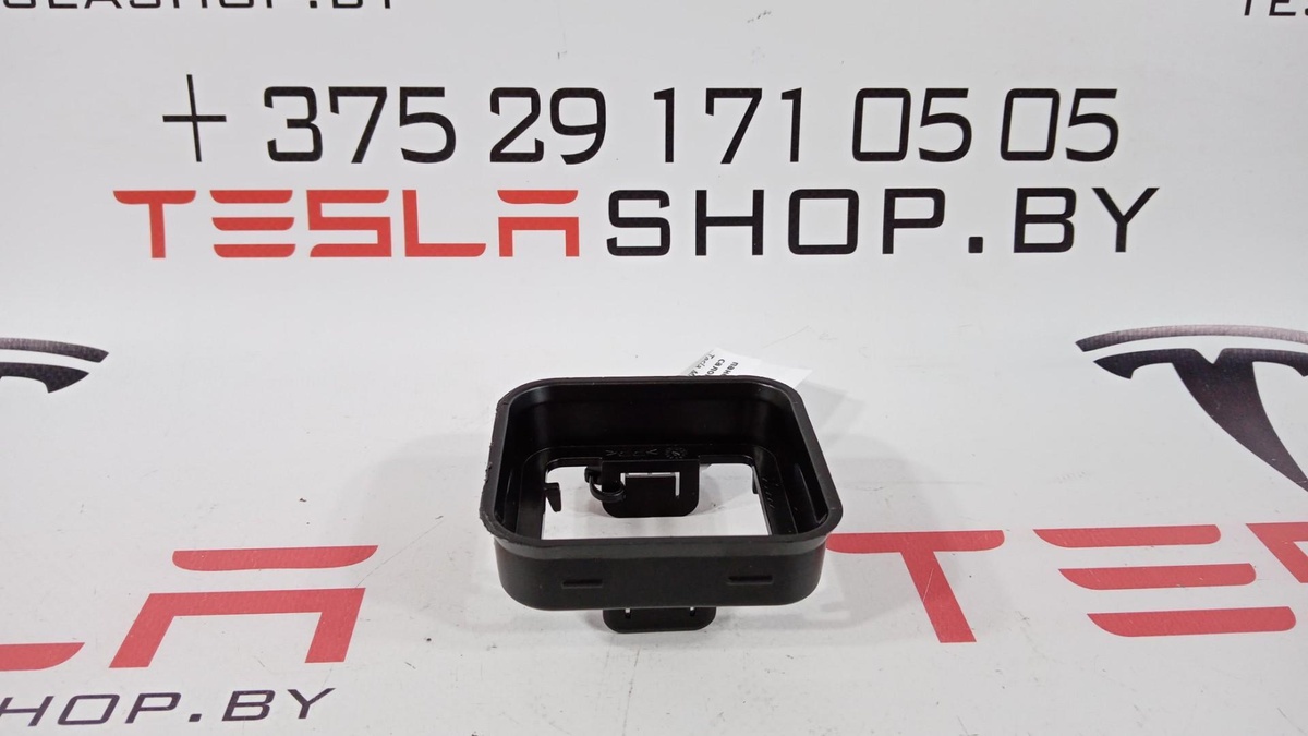 Воздуховод к Tesla Model S 2014