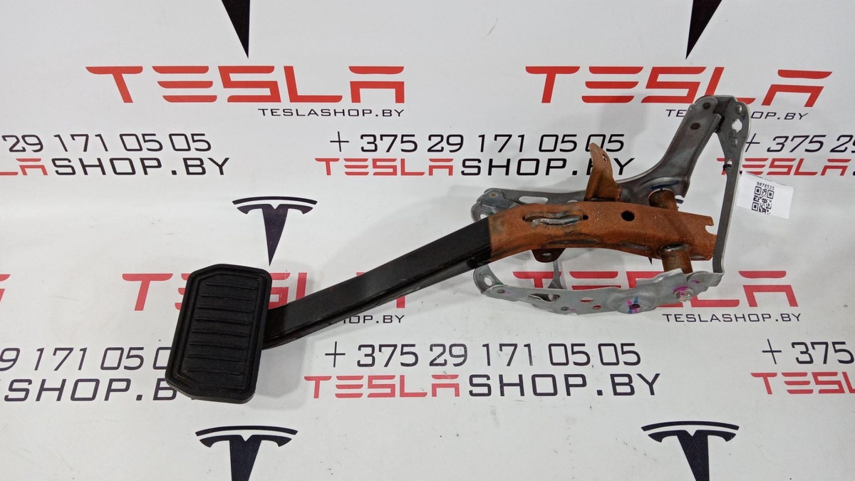 Педаль тормоза к Tesla Model S 2012