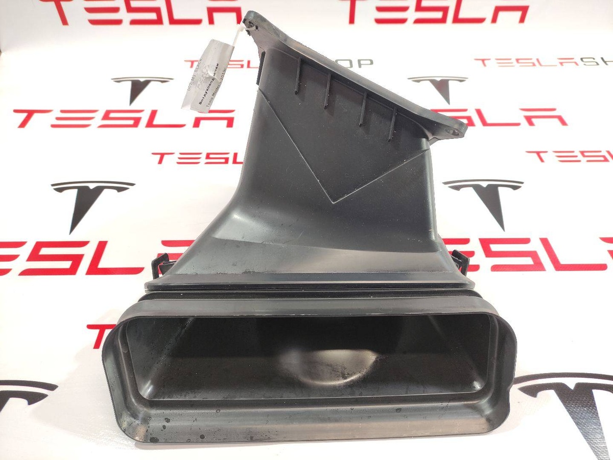 Воздуховод к Tesla Model 3 2019