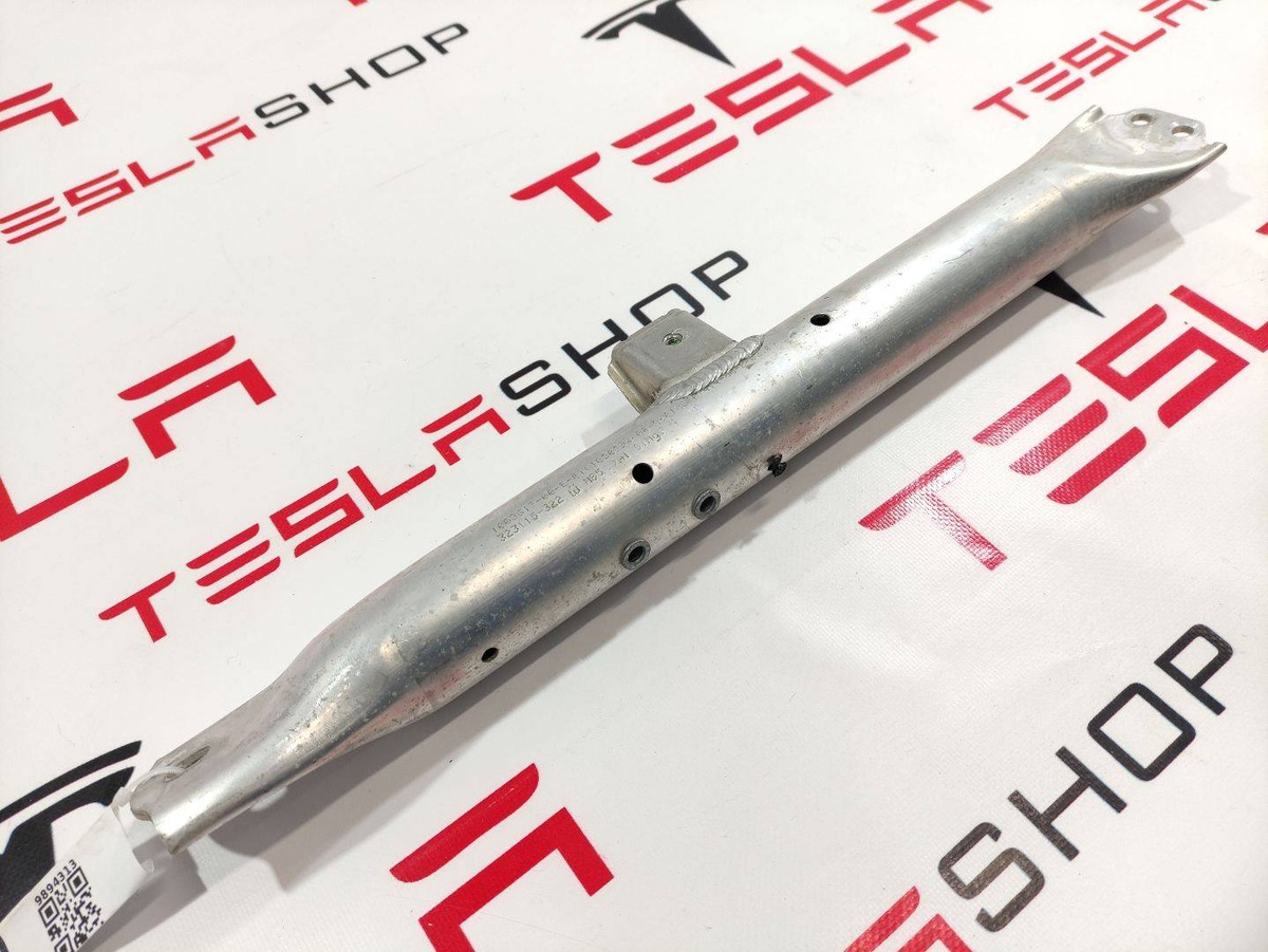 Распорка стоек к Tesla Model S 2016