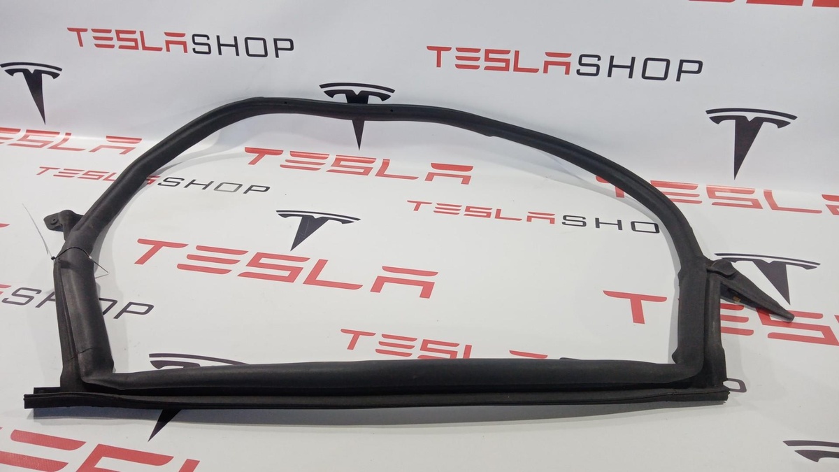 Уплотнитель к Tesla Model 3 2019