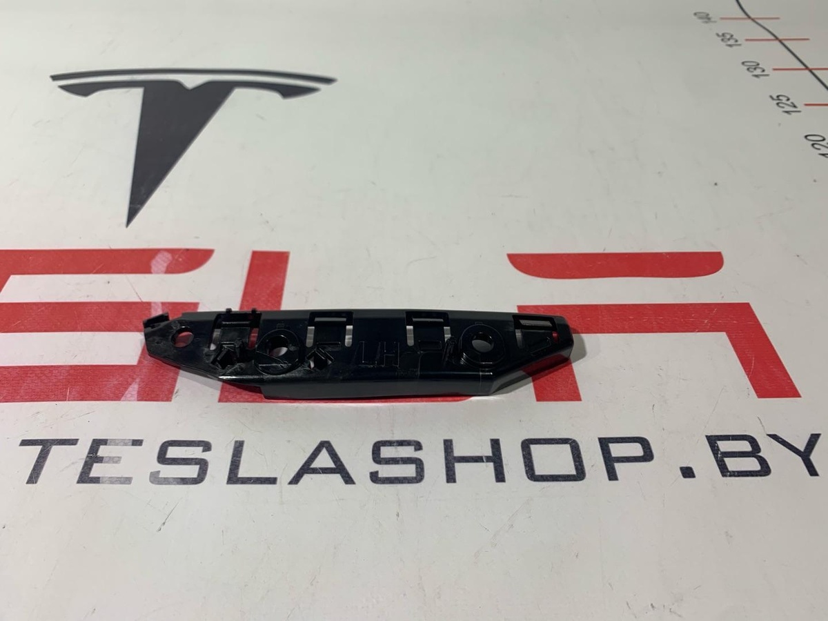Кронштейн к Tesla Model 3 2020