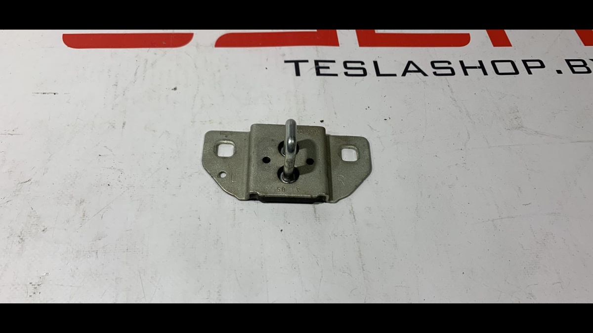 Петля крышки багажника к Tesla Model S 2012