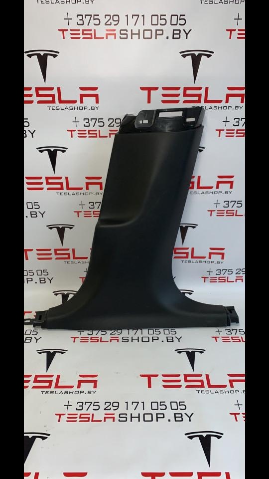 Обшивка стойки к Tesla Model 3 2019