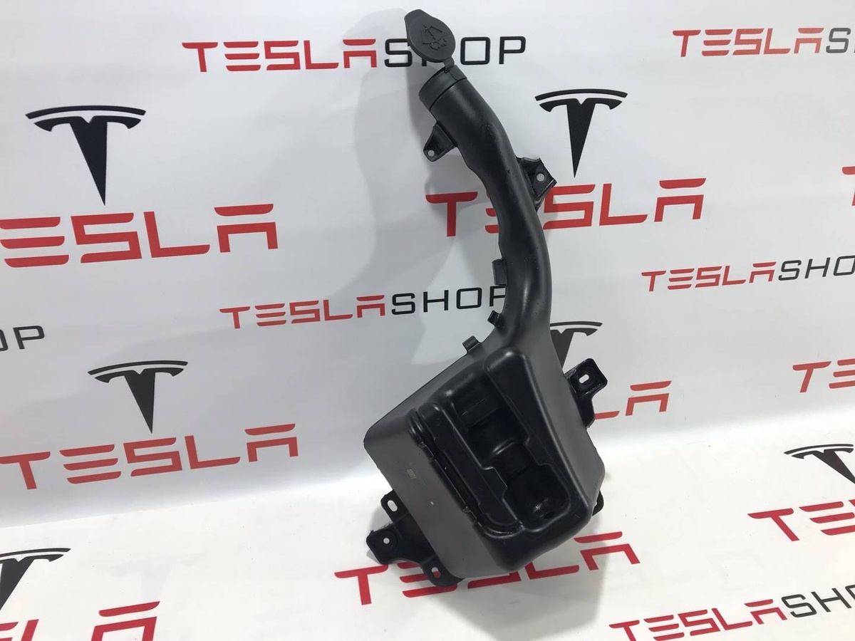 Бачок омывателя к Tesla Model S 2021