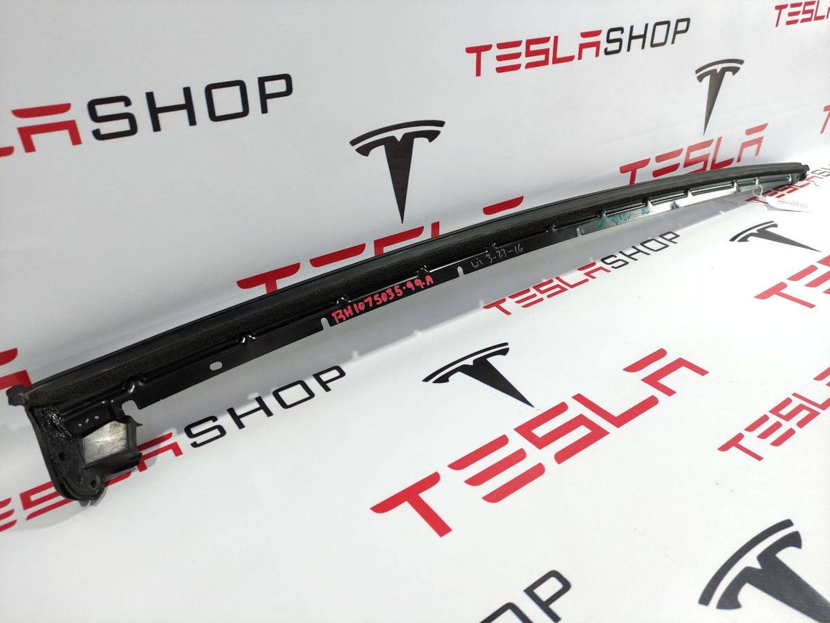 Уплотнитель двери сдвижной к Tesla Model X 2016