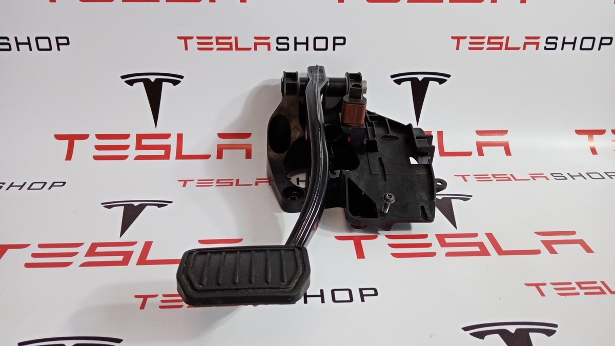 Педаль тормоза к Tesla Model 3 2019