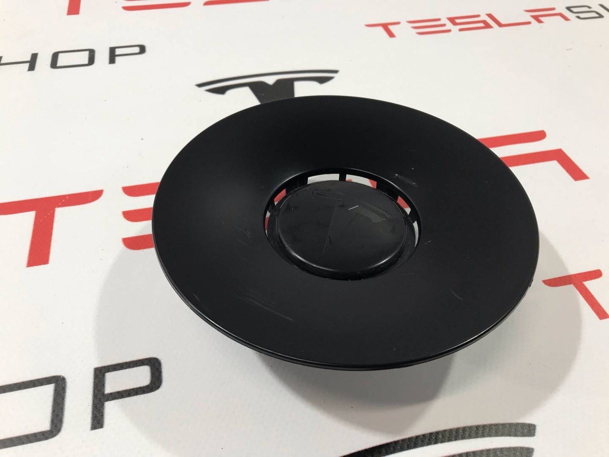 Колпачок литого диска к Tesla Model Y 2020