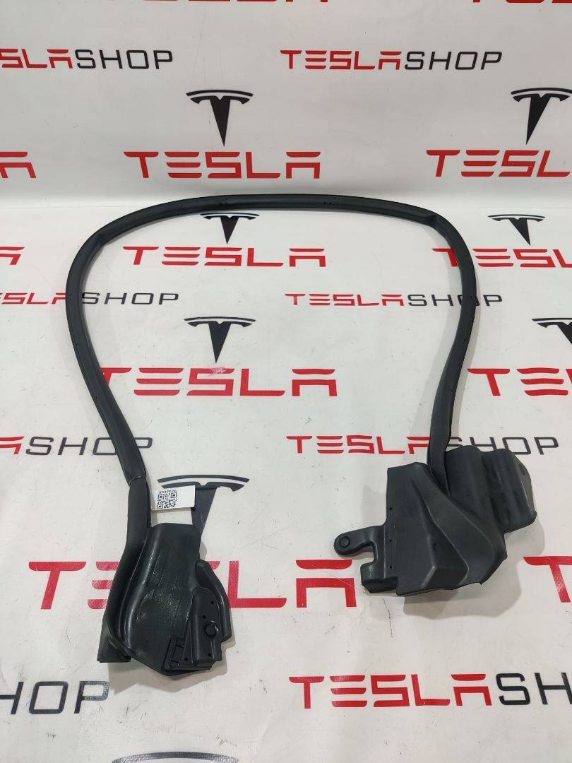 Уплотнитель к Tesla Model S 2022