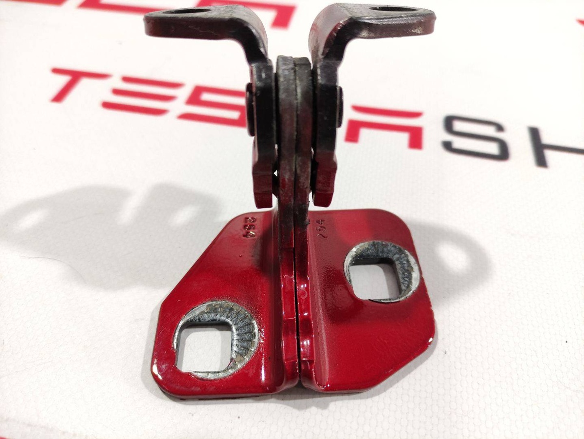 Петля двери к Tesla Model S 2015