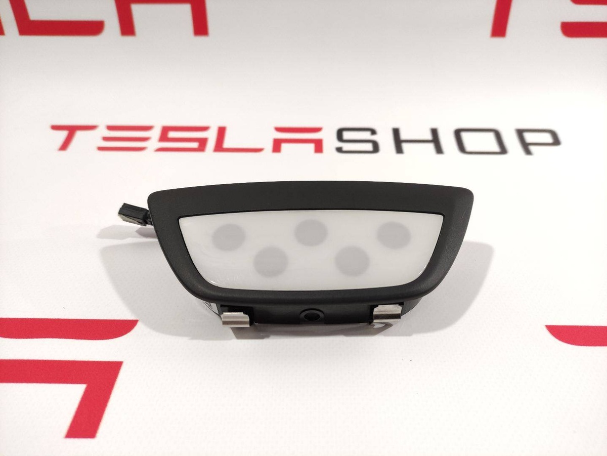 Фонарь салона (плафон) к Tesla Model X 2016