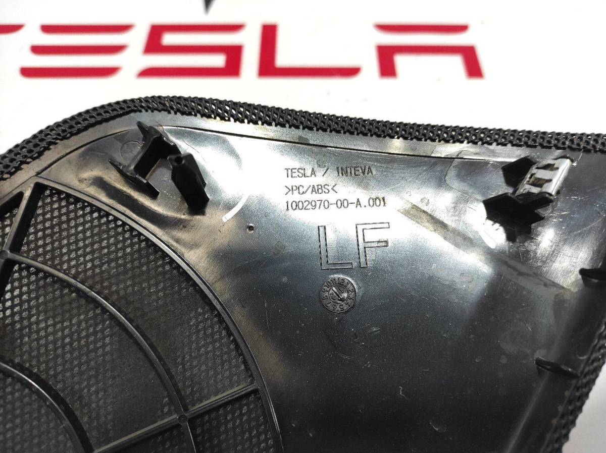 Сетка для динамика к Tesla Model S 2015
