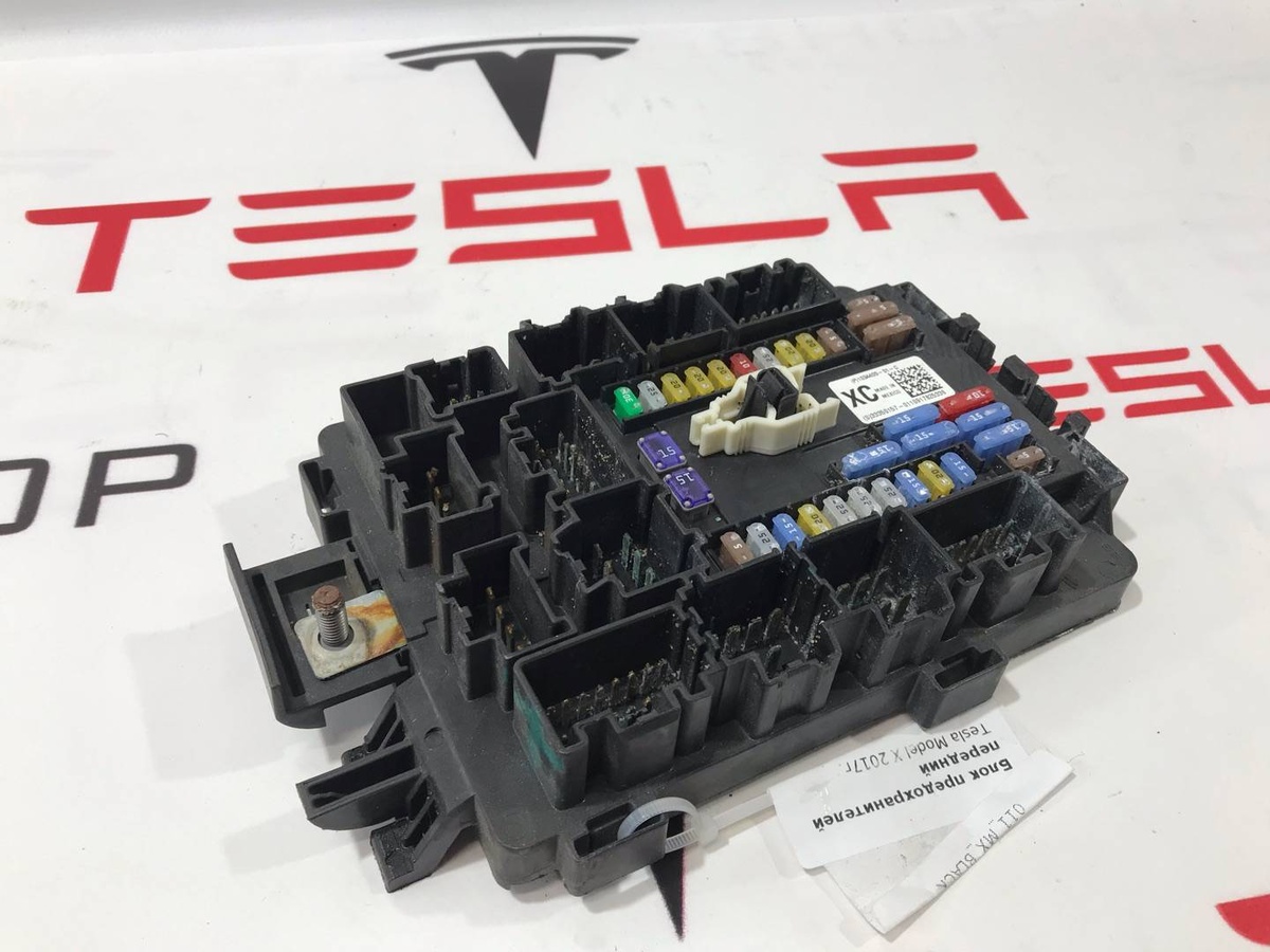 Короб предохранителей к Tesla Model X 2017