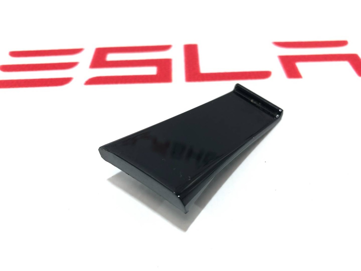 Заглушка к Tesla Model S 2022